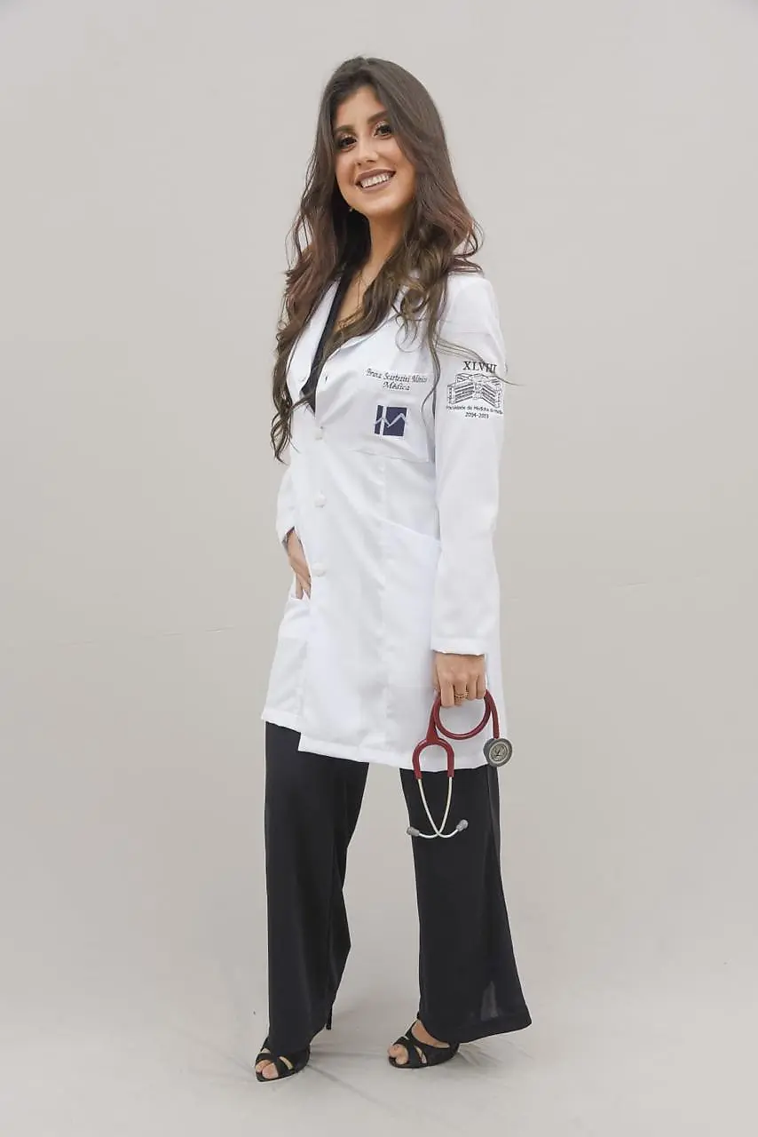 Retrato da Dra. Bruna Scartezini, médica psiquiatra